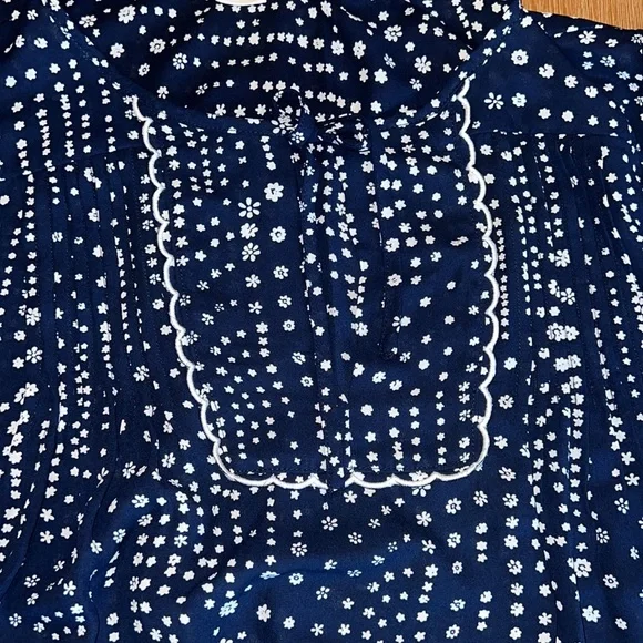 GAP blouse. Size M. EUC. - Picture 5 of 6